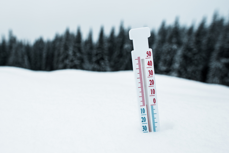 thermometer-sticking-out-of-snow